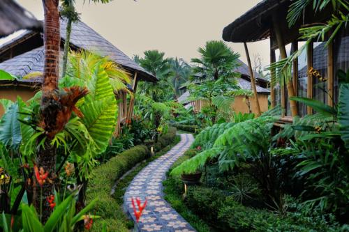 Κήπος έξω από το Padi Bali Retreat