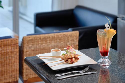 Еда / где поесть недалеко от отеля