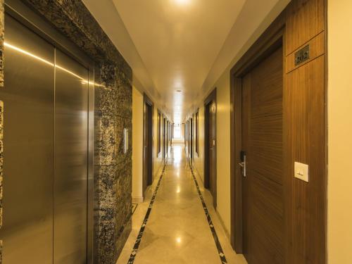 Gambar di galeri bagi National Residency di Mysore