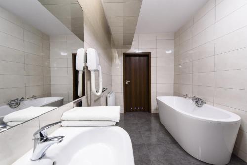Kúpeľňa v ubytovaní Hotel Nowy Dwór