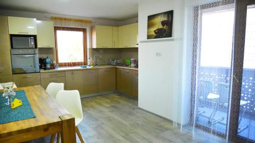 Kuchyň nebo kuchyňský kout v ubytování Elena Haus