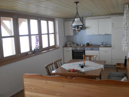 Una cocina o cocineta en Stroneggerhof