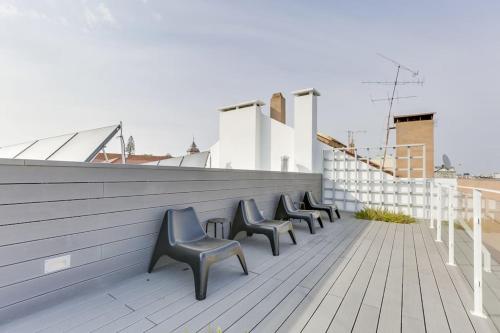 Galeriebild der Unterkunft Central Lisbon penthouse with rooftop & 360º view in Lissabon