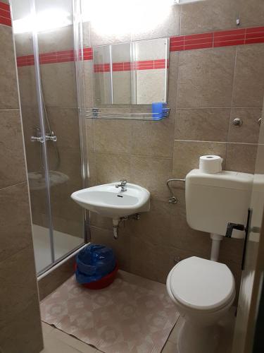 Koupelna v ubytování Apartments Mia Pag