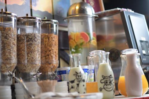 ホテルの敷地内または近くでの食事または食べ物