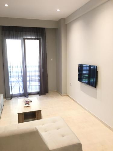 Acropolis brand new 1min from metro!