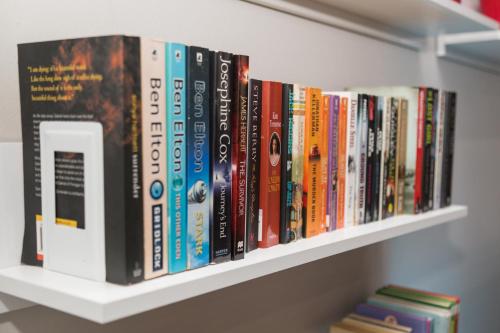 アパートメントにある図書室