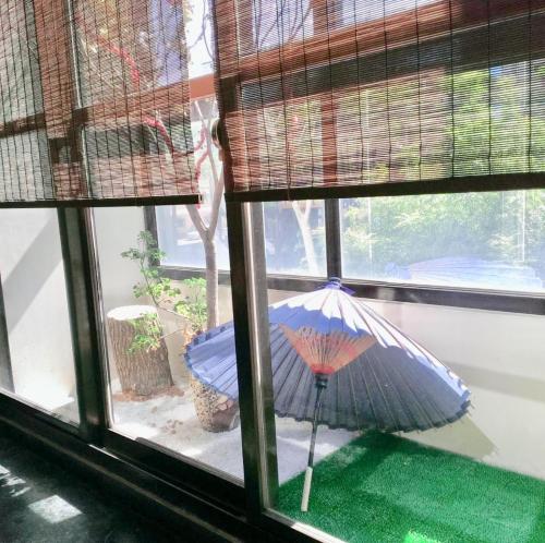 Jardín al aire libre en Sailin 137 Hostel
