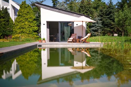 Swimming pool sa o malapit sa Haus am See - Meerbusch / Düsseldorf