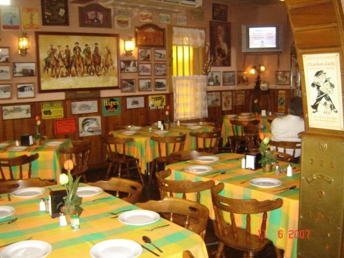 A restaurant or other place to eat at Hotel El Dorado
