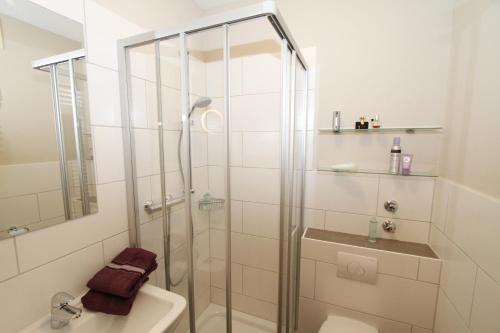 Bilik mandi di Apartmenthaus Holländerei