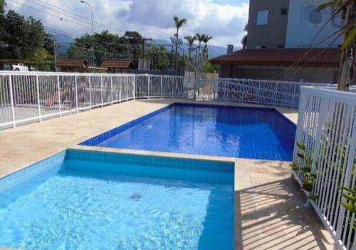 Bazén v ubytování Jardim das Palmeiras nebo v jeho okolí