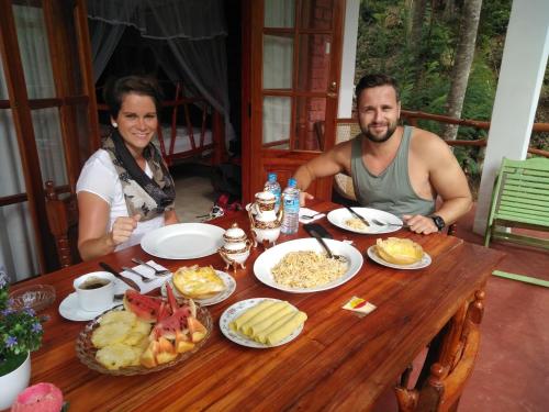 Makanan di atau berdekatan lodge