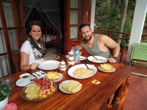 Makanan di atau berdekatan lodge