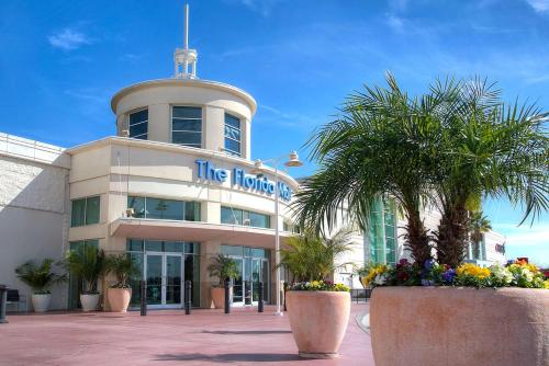 The Florida Hotel & Conference Center in the Florida Mall photo 18