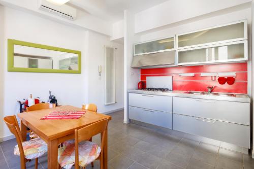 Kuchyň nebo kuchyňský kout v ubytování HT Residence Maximus
