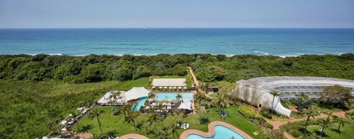 Kolam renang di atau dekat dengan First Group Breakers Resort - Official