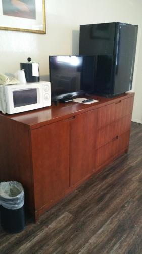 TV/trung tâm giải trí tại Ontario Inn