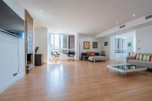 Apartment 5* Puerta de Almeria, Almería, Spain - Booking.com