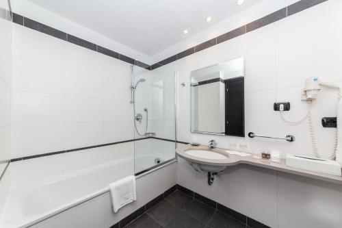 Koupelna v ubytování Art Hotel Olympic