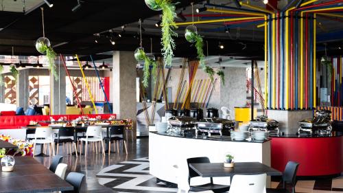 Un restaurante o sitio para comer en Play Phala Beach Rayong