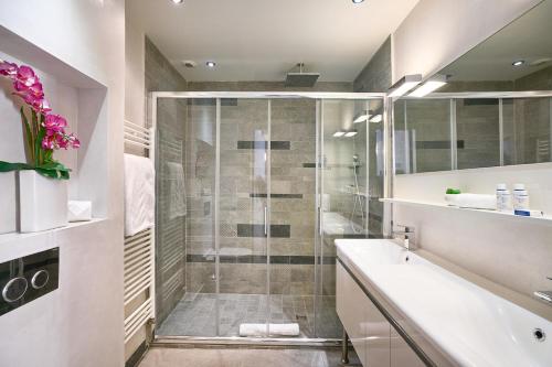 "Le Nomad" by EnjoyNice, luxury central apartment with airco