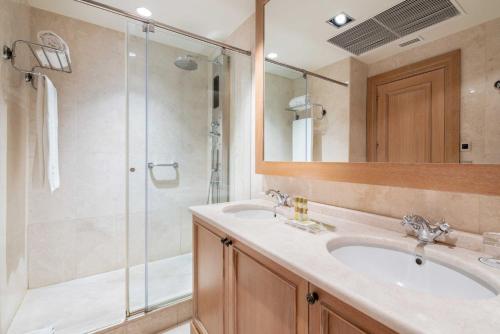 Ванная комната в Eurostars Gran Hotel La Toja