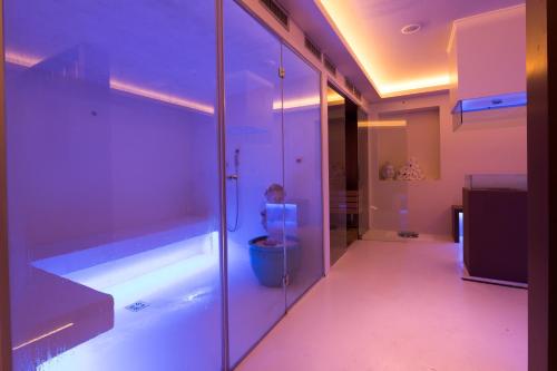 A bathroom at Best Western Plus Hotel Expo