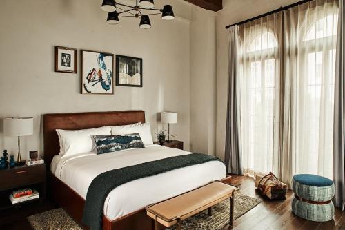 Hotel Figueroa, Unbound Collection by Hyatt Image