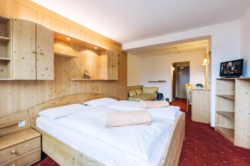 Gallery image of Hotel Sch&ouml;nwies in Trodena