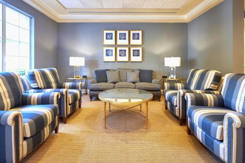Χώρος καθιστικού στο Trianon Bonita Bay Hotel