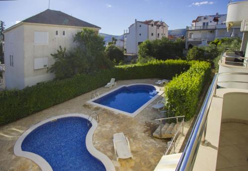 Bazén v ubytování Apartments Paradise nebo v jeho okolí
