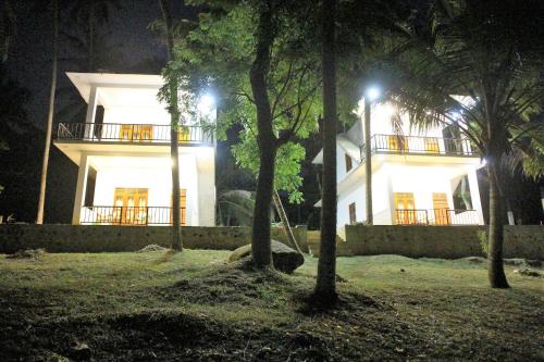 Ein Garten an der Unterkunft Star Beach Hotel