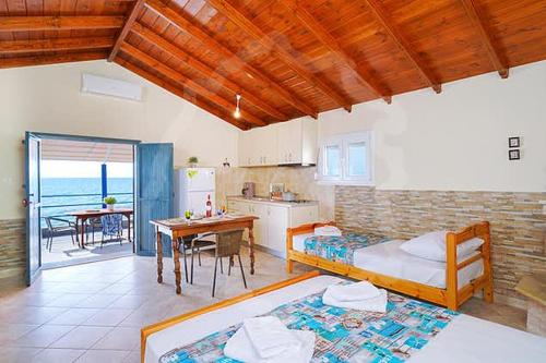 Avgoustos Beach House