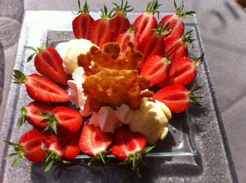 ホテルの敷地内または近くでの食事または食べ物