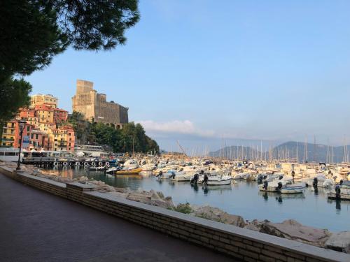 Foto dalla galleria di Il mare di Cecy - Splendido Appartamento a Lerici