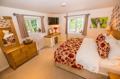 Gallery image of Swallows Nest - Covehurst Bay Cottage in Hastings