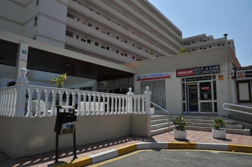 Gallery image of eldorado blue in Playa de las Americas