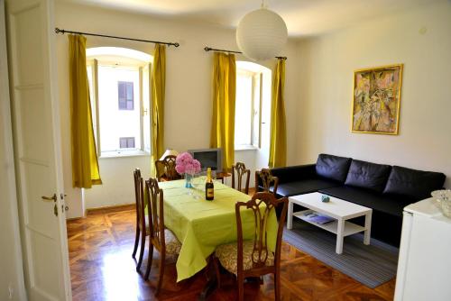 Heart of Volosko - Steps to the Sea - Private Parking Included