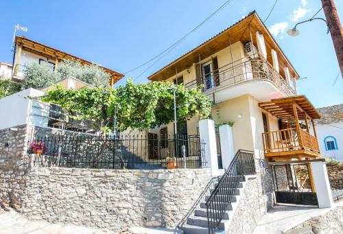 Gallery image of Sotiria's House in Kallirakhi