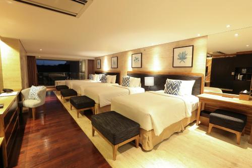 Gallery image of de Vins Sky Hotel Seminyak in Seminyak
