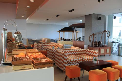 Comida en o cerca de este hotel