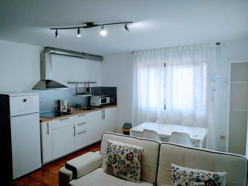 Η κουζίνα ή μικρή κουζίνα στο Villa Oubiña