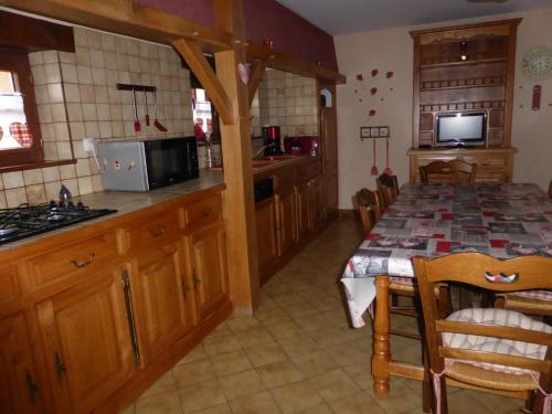 Dapur atau dapur kecil di Gîte les petits loups
