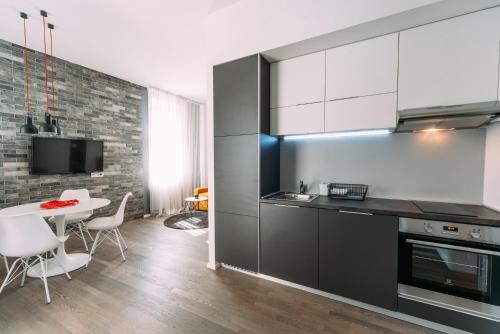Flex SelfCheckIns Zagreb 288 & 289 - One Bedroom Apartments - Balcony - Keybox Entry