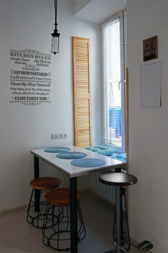 Φωτογραφία από το άλμπουμ του Romantic Apartment on Rynok square with Air-Conditioning στο Λβιβ