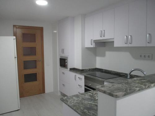 Apartamento recién reformado y climatizado en ubicación inmejorable.