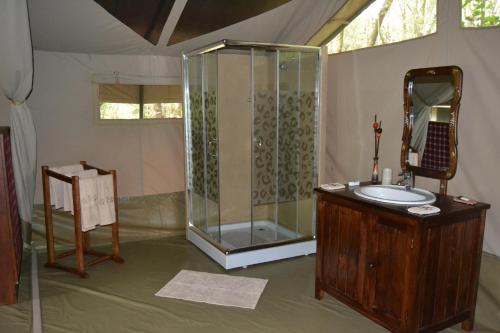 Mara River Campにあるバスルーム