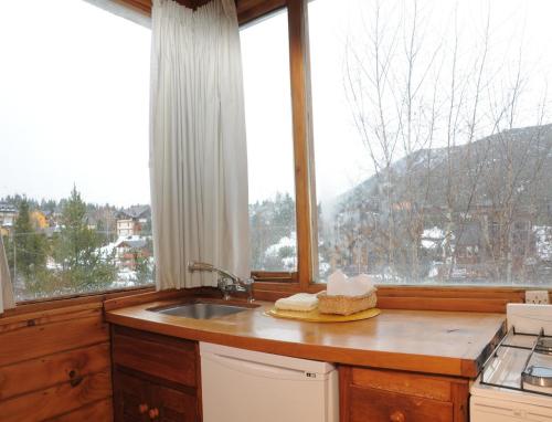 Γενική θέα στο βουνό ή θέα στο βουνό από  αυτό το ξενοδοχείο διαμερισμάτων