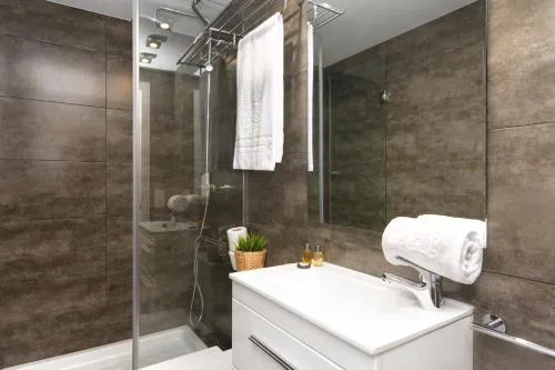 Eixample Building Apartments by Mercedes Heritage photo 6